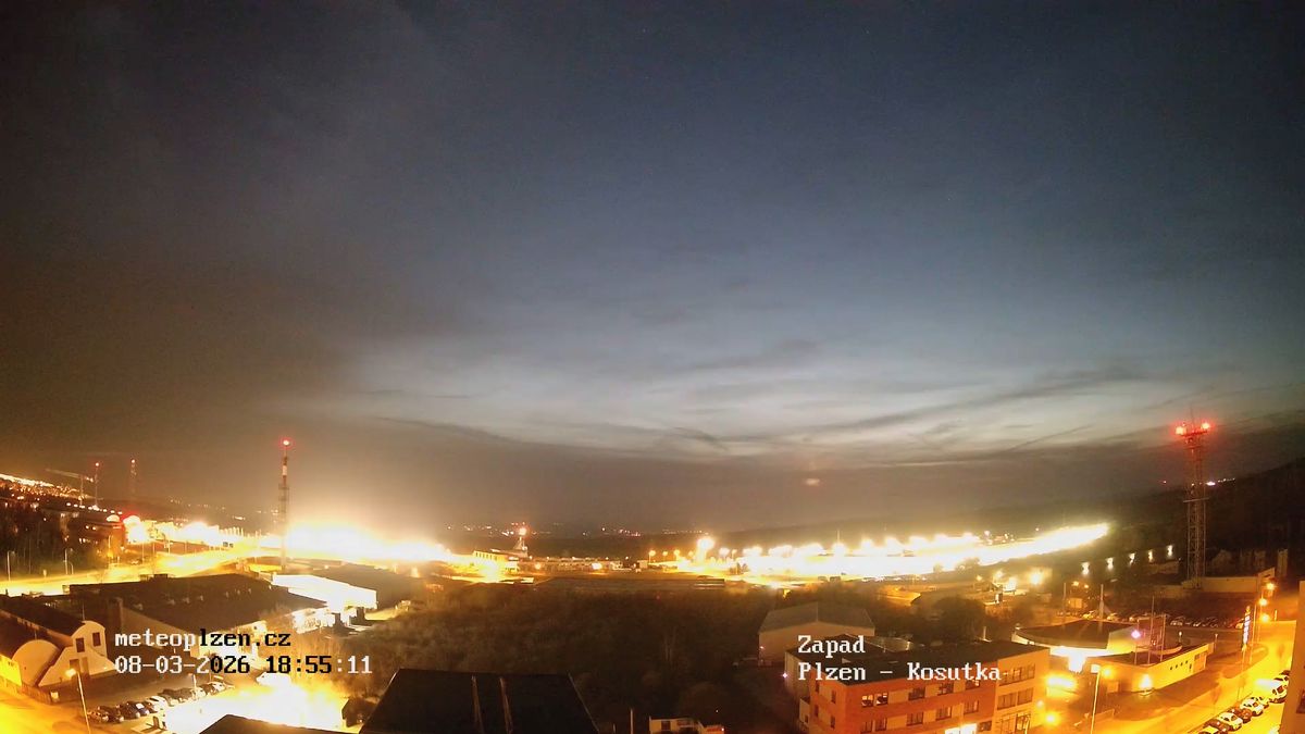 Meteorit v Německu poškodil dům. Letící objekt zachytila kamera i nad Českem